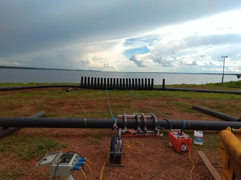 Tanques-rede de PEAD flutuando na represa em Selvíria MS