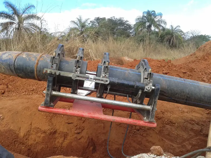 Trecho da tubulação PEAD de condução de lodo em Brumadinho MG